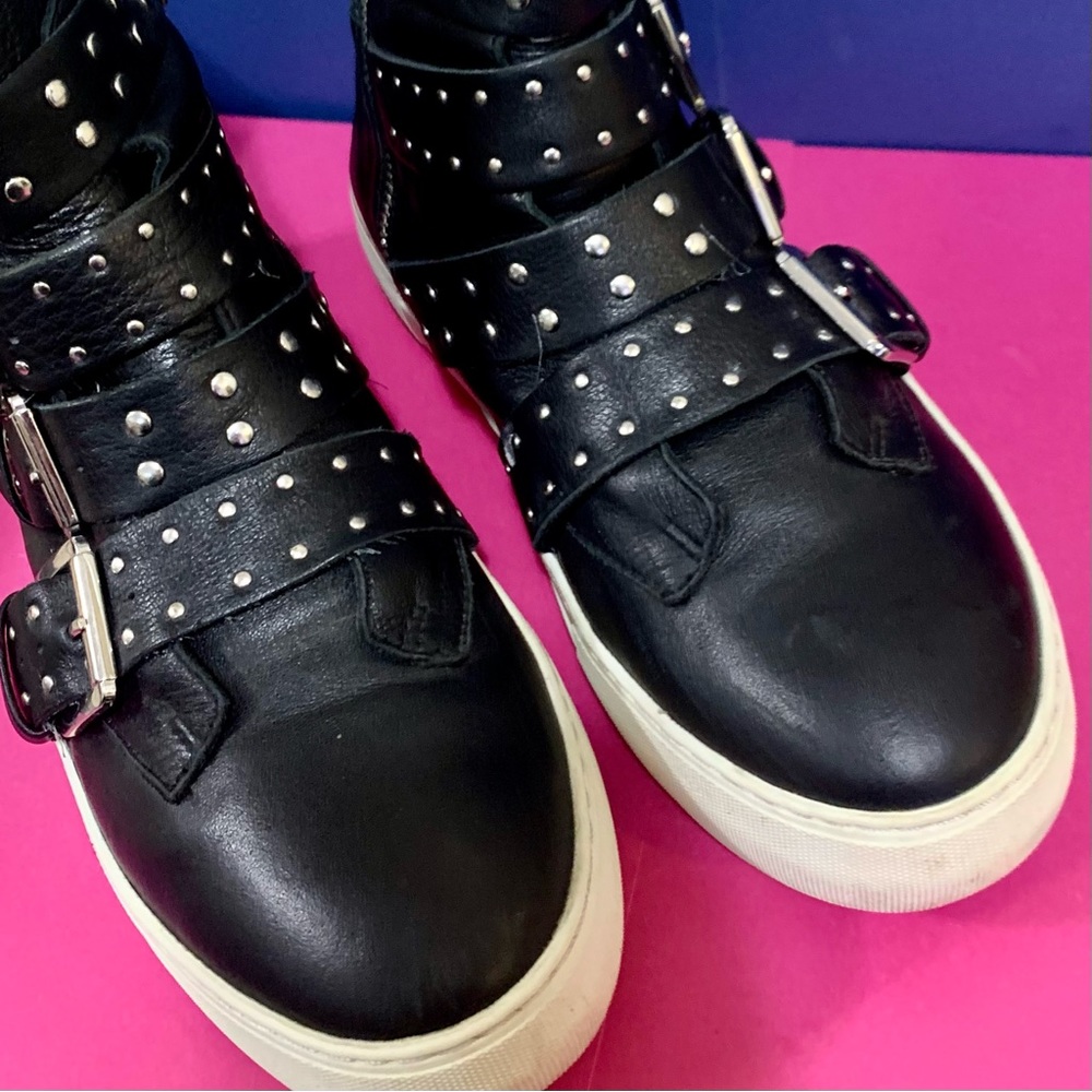 J/SLIDES Authentic studded boots - size 7 🦋